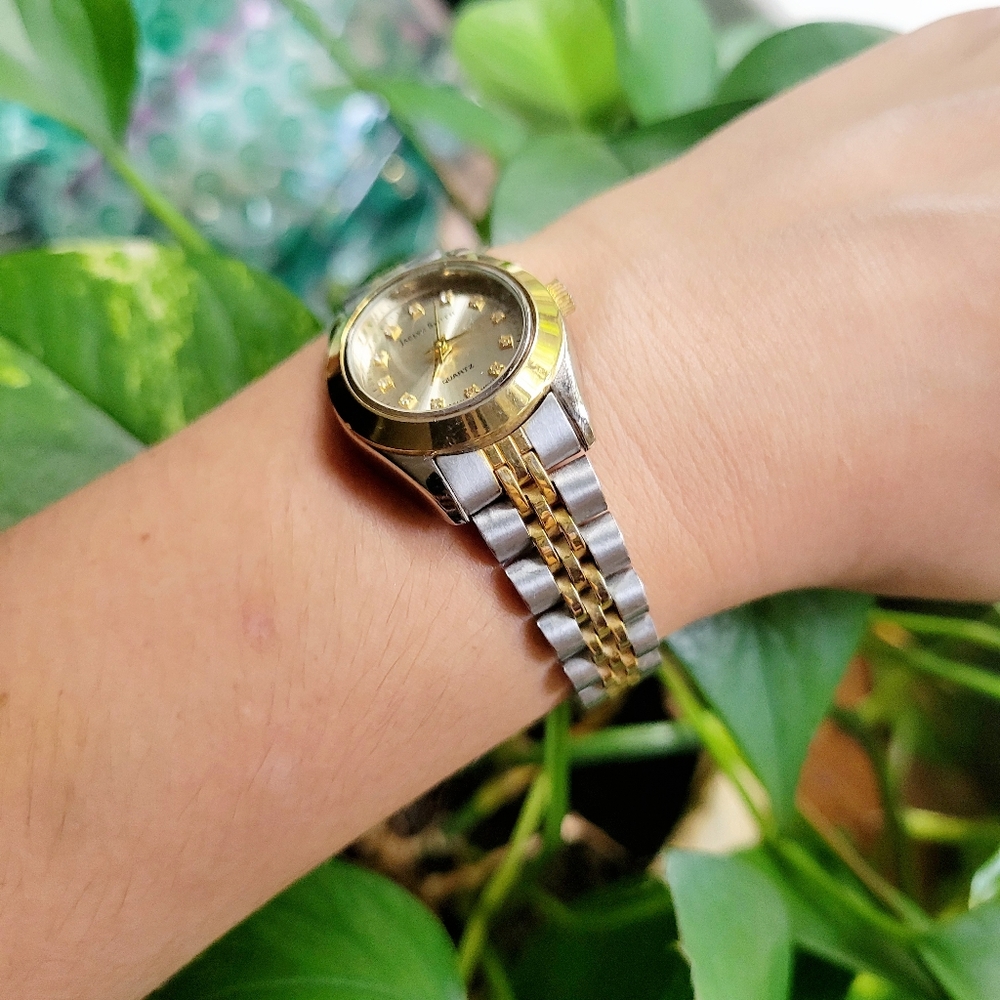 Jaclyn Smith Gold & Silver Quartz Classic Watch - Picture 5 of 8